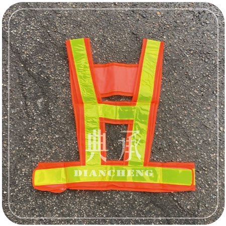 無網反光背心側邊有魔鬼氈調整大小