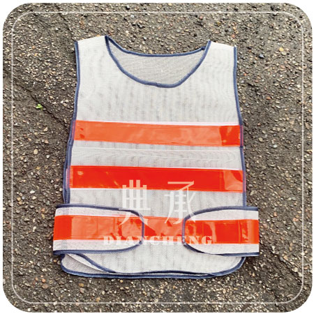 交警示反光背心正面有魔鬼氈調整大小